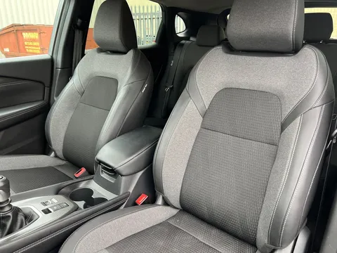 DX74XJH Nissan Qashqai 1.3 DiG-T MH N-Connecta 5dr Thumbnail #18