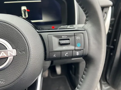 DX74XJH Nissan Qashqai 1.3 DiG-T MH N-Connecta 5dr Thumbnail #25