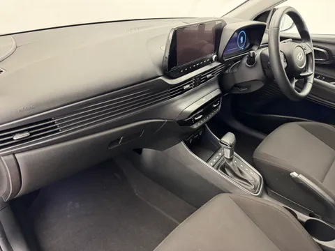 LV74YWH Hyundai Bayon 1.0 TGDi Premium 5dr DCT Thumbnail #12