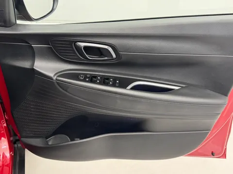 LV74YWH Hyundai Bayon 1.0 TGDi Premium 5dr DCT Thumbnail #17