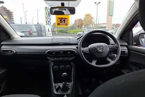 BP71PHA Dacia Sandero 1.0 SCe Essential 5dr Thumbnail #4