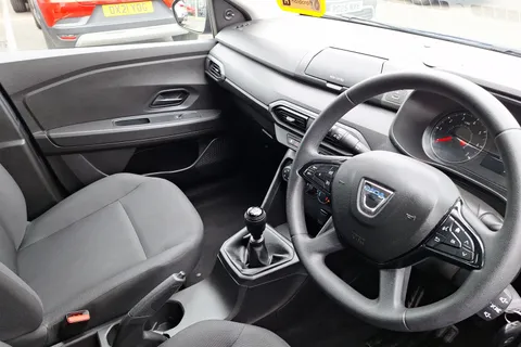 BP71PHA Dacia Sandero 1.0 SCe Essential 5dr Thumbnail #13