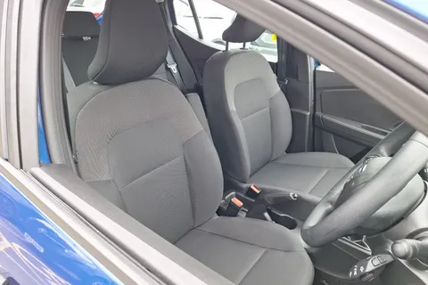 BP71PHA Dacia Sandero 1.0 SCe Essential 5dr Thumbnail #35