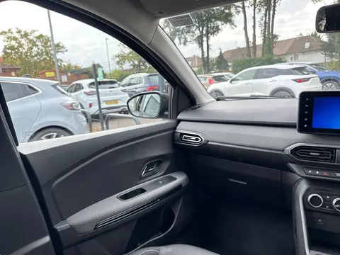 VN72CRV Dacia Jogger 1.0 TCe Extreme SE 5dr Thumbnail #18