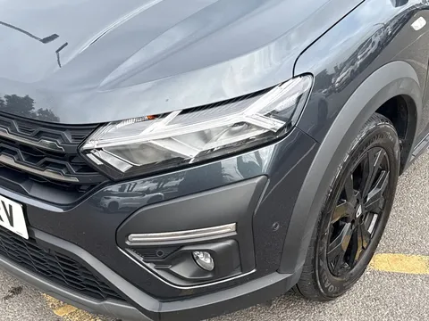 VN72CRV Dacia Jogger 1.0 TCe Extreme SE 5dr Thumbnail #30