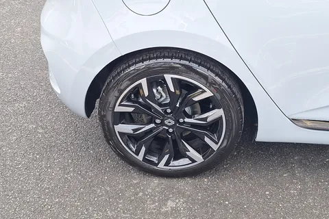 BG75OHF Renault Clio 1.6 E-TECH full hybrid 145 Techno 5dr Auto Thumbnail #5