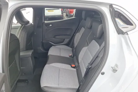 BG75OHF Renault Clio 1.6 E-TECH full hybrid 145 Techno 5dr Auto Thumbnail #10