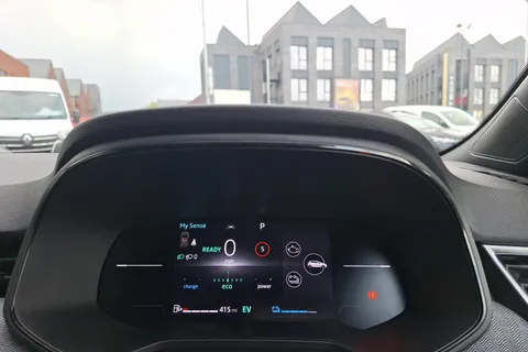 BG75OHF Renault Clio 1.6 E-TECH full hybrid 145 Techno 5dr Auto Thumbnail #12