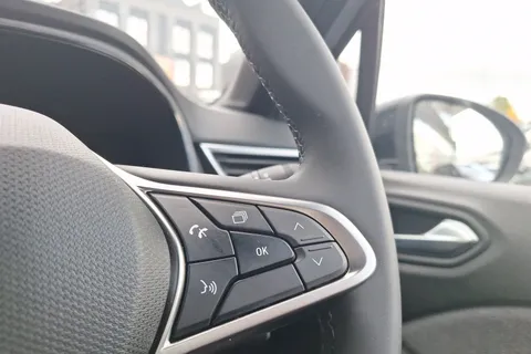 BG75OHF Renault Clio 1.6 E-TECH full hybrid 145 Techno 5dr Auto Thumbnail #37