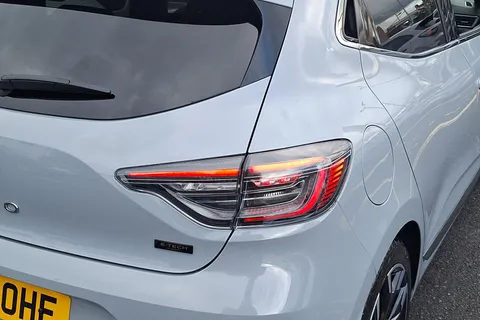 BG75OHF Renault Clio 1.6 E-TECH full hybrid 145 Techno 5dr Auto Thumbnail #18