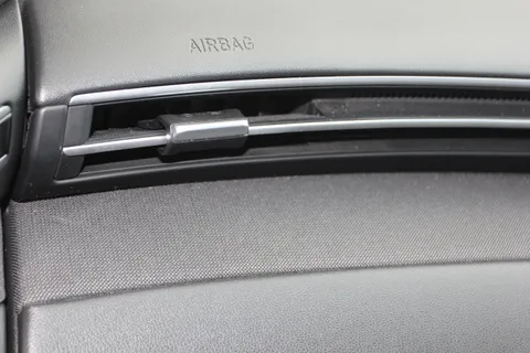 BG71RKN Hyundai Tucson 1.6 TGDi Hybrid 230 Premium 5dr 2WD Auto Thumbnail #13