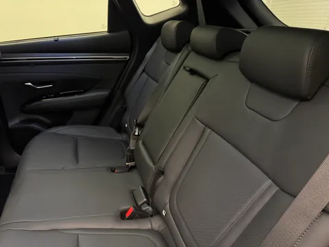 DV71XZB Hyundai Tucson 1.6 TGDi Hybrid 230 Ultimate 5dr 2WD Auto Thumbnail #13