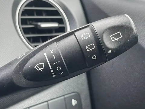 EJ69EMK Hyundai i10 1.0 Play 5dr Thumbnail #17