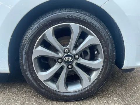 EJ69EMK Hyundai i10 1.0 Play 5dr Thumbnail #9