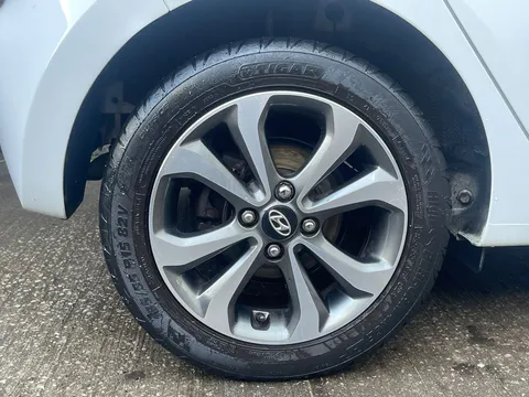 EJ69EMK Hyundai i10 1.0 Play 5dr Thumbnail #10