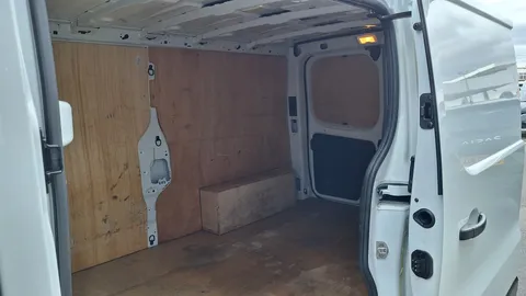 HT72PCU Renault Trafic LL30 Blue dCi 130 Business+ Van Thumbnail #20