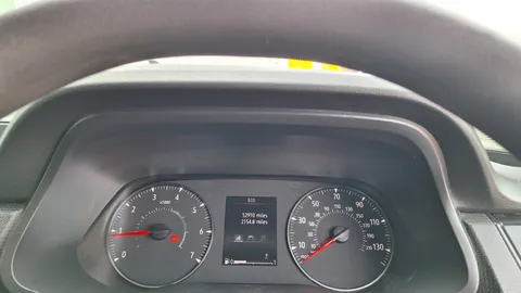 HT72PCU Renault Trafic LL30 Blue dCi 130 Business+ Van Thumbnail #23