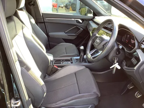 DS20KNZ Audi Q3 35 TFSI S Line 5dr Thumbnail #13