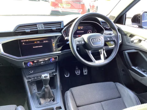 DS20KNZ Audi Q3 35 TFSI S Line 5dr Thumbnail #2