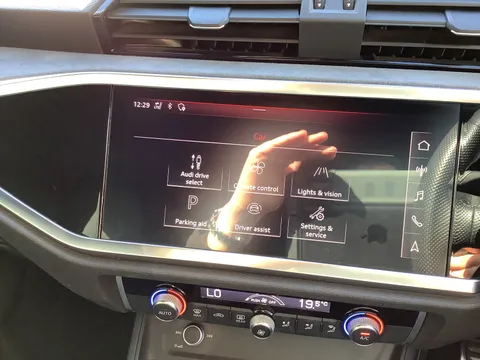 DS20KNZ Audi Q3 35 TFSI S Line 5dr Thumbnail #24