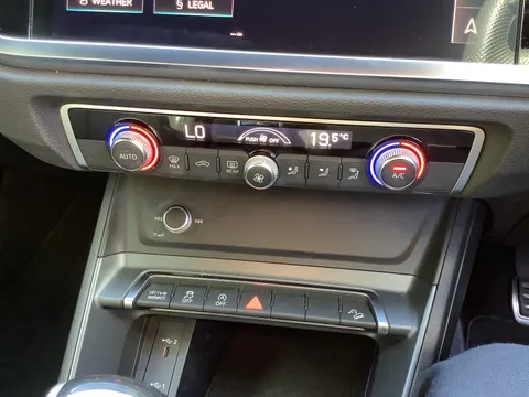 DS20KNZ Audi Q3 35 TFSI S Line 5dr Thumbnail #26