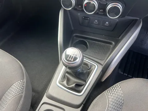 DY72VGA Dacia Duster 1.0 TCe 100 Bi-Fuel Prestige 5dr Thumbnail #14