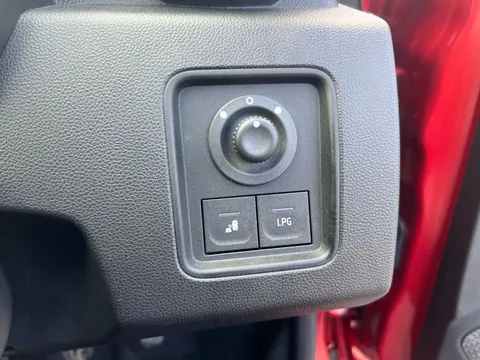 DY72VGA Dacia Duster 1.0 TCe 100 Bi-Fuel Prestige 5dr Thumbnail #15