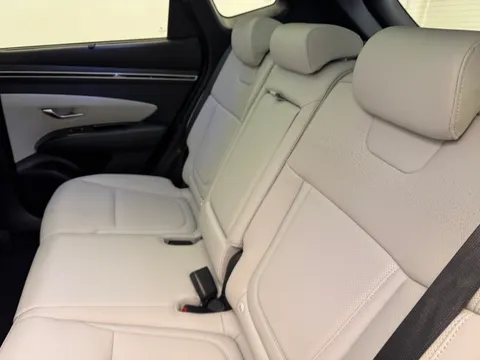 DL72BNN Hyundai Tucson 1.6 TGDi 48V MHD Ultimate 5dr 2WD DCT Thumbnail #13