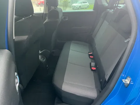 DY72NVV Citroën C3 Aircross 1.2 PureTech 110 Shine 5dr Thumbnail #15
