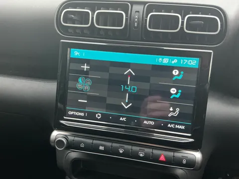 DY72NVV Citroën C3 Aircross 1.2 PureTech 110 Shine 5dr Thumbnail #22