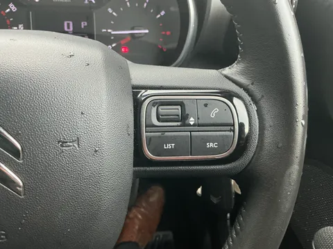 DY72NVV Citroën C3 Aircross 1.2 PureTech 110 Shine 5dr Thumbnail #27