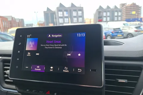 DN75ESO Renault Trafic LL30 Blue dCi 150 Extra Sport [Safety] Crew Van Thumbnail #38