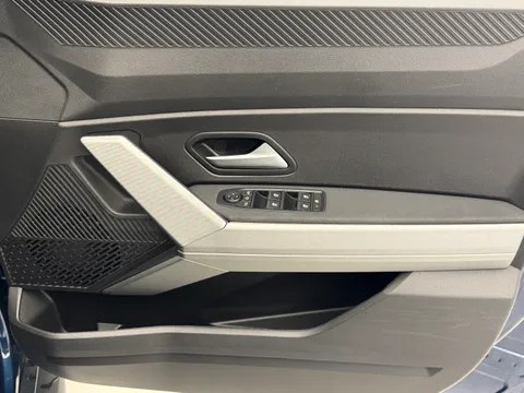 DX25OMP Dacia Bigster 1.8 Hybrid 155 Journey 5dr Auto Thumbnail #18