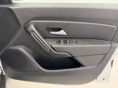 DN23RJZ Dacia Duster 1.0 TCe 90 Comfort 5dr Thumbnail #16