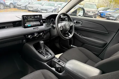 DA72UFR Honda Hr-V 1.5 eHEV Elegance 5dr CVT Thumbnail #3