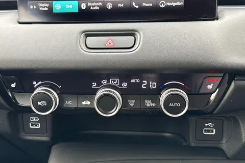 DA72UFR Honda Hr-V 1.5 eHEV Elegance 5dr CVT Thumbnail #16