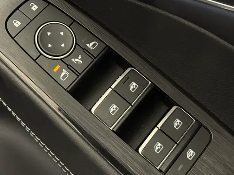 DG23GCZ Nissan Qashqai 1.5 E-Power Tekna [Bose] 5dr Auto Thumbnail #24