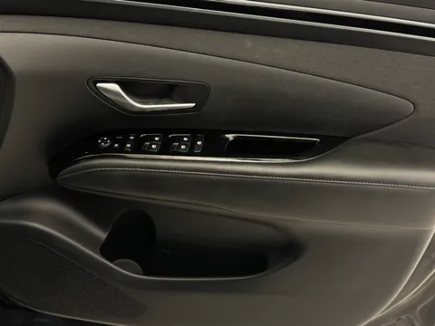 DL71XYP Hyundai Tucson Ultimate Phev 1.6 h T-GDi 13.8kWh Auto 4WD Thumbnail #20