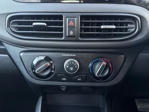 DE20EGD Hyundai i10 1.2 MPi SE Connect 5dr Auto Thumbnail #30