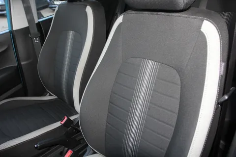 YE22RUJ Hyundai i10 1.2 MPi SE Connect 5dr Auto Thumbnail #8