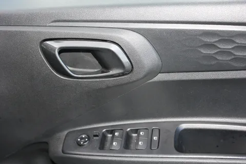 YE22RUJ Hyundai i10 1.2 MPi SE Connect 5dr Auto Thumbnail #15