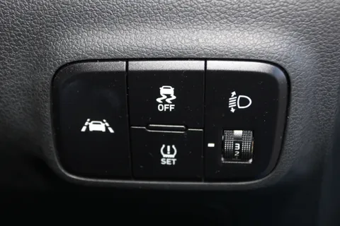 YE22RUJ Hyundai i10 1.2 MPi SE Connect 5dr Auto Thumbnail #17