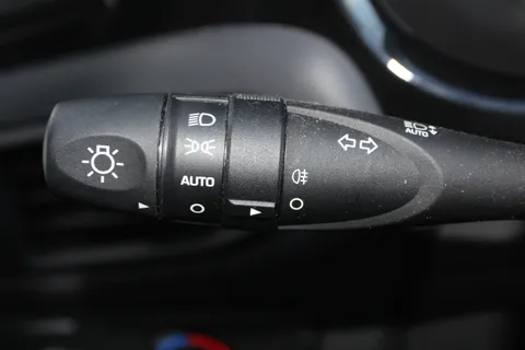 YE22RUJ Hyundai i10 1.2 MPi SE Connect 5dr Auto Thumbnail #21