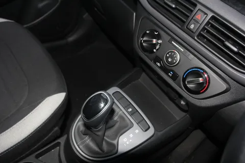 YE22RUJ Hyundai i10 1.2 MPi SE Connect 5dr Auto Thumbnail #23