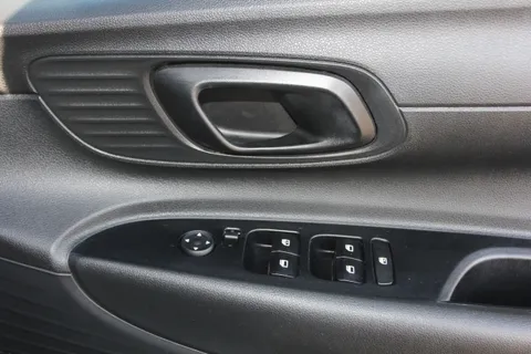 MW72VWF Hyundai i20 1.0T GDi 48V MHD SE Connect 5dr Thumbnail #25