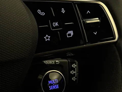 DU25VVL Renault Rafale E-Tech FHEV Techno Esprit Alpine 5dr Auto 4C Thumbnail #22