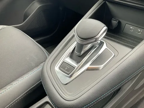 BD74FHP Renault Captur 1.6 E-Tech Full Hybrid 145 Esprit Alpine 5dr Auto Thumbnail #14