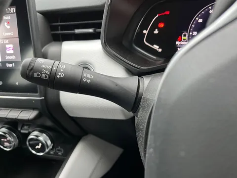 BL22RZA Renault Clio 1.0 TCe 90 SE Edition 5dr Thumbnail #22