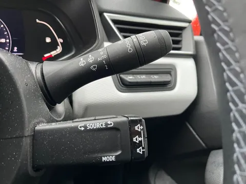 BL22RZA Renault Clio 1.0 TCe 90 SE Edition 5dr Thumbnail #23