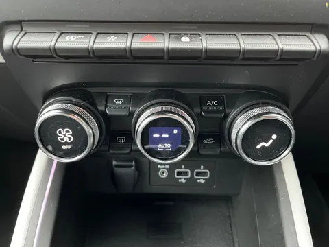 BL22RZA Renault Clio 1.0 TCe 90 SE Edition 5dr Thumbnail #11